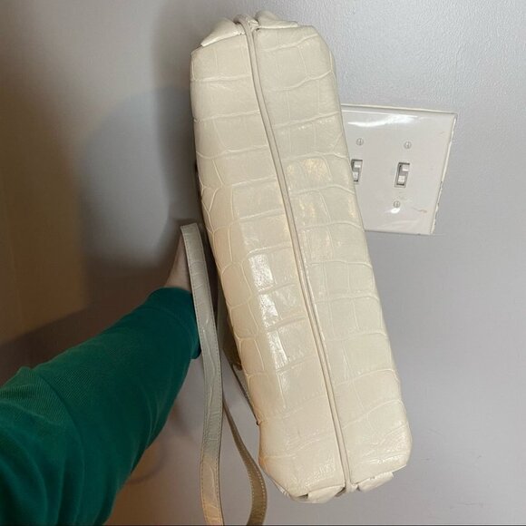 Brahmin Vintage Croc Embossed White Leather Shoulder Bag - Picture 3 of 7